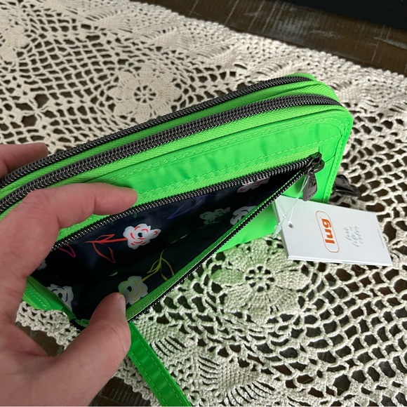 NWT splits XL lug wallet lime green - Picture 4 of 7